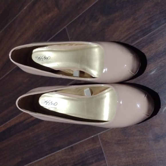 Nude High Heeled Shoes - Picture 3 of 4